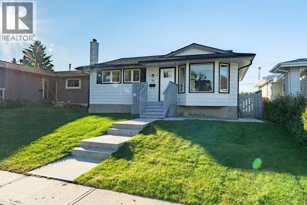 71 Maranda Close NE