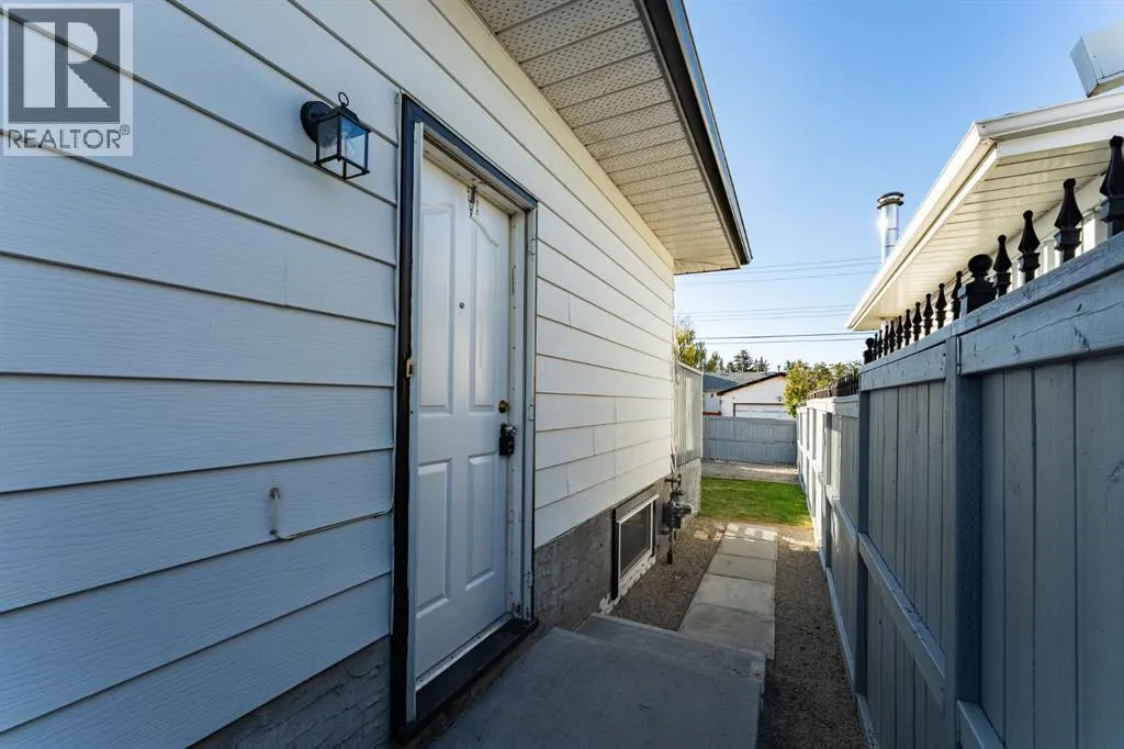 71 Maranda Close NE