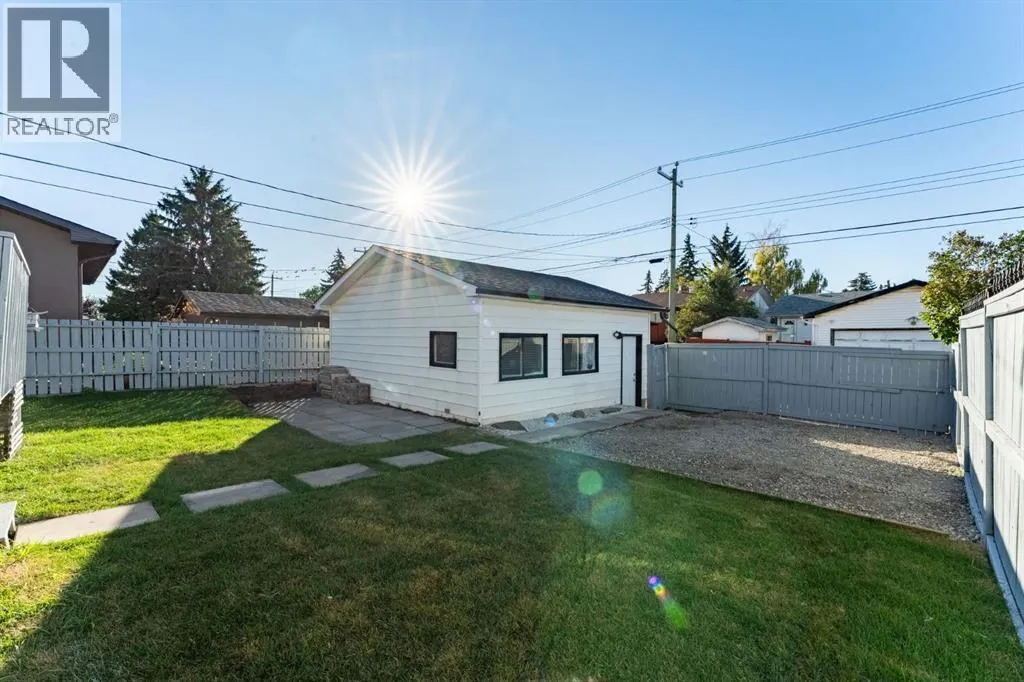 71 Maranda Close NE