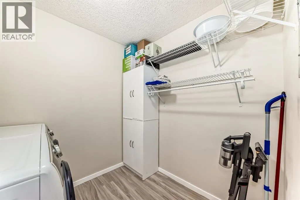 208, 4000 Somervale Court SW