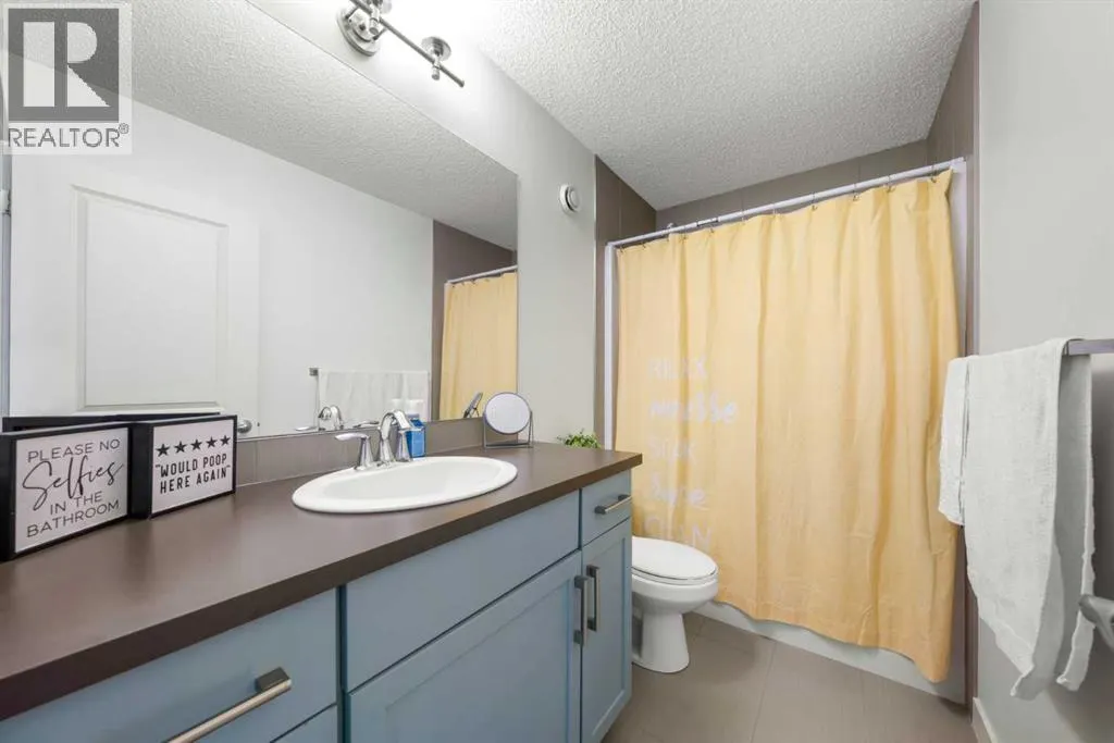 237 Walden Parade SE
