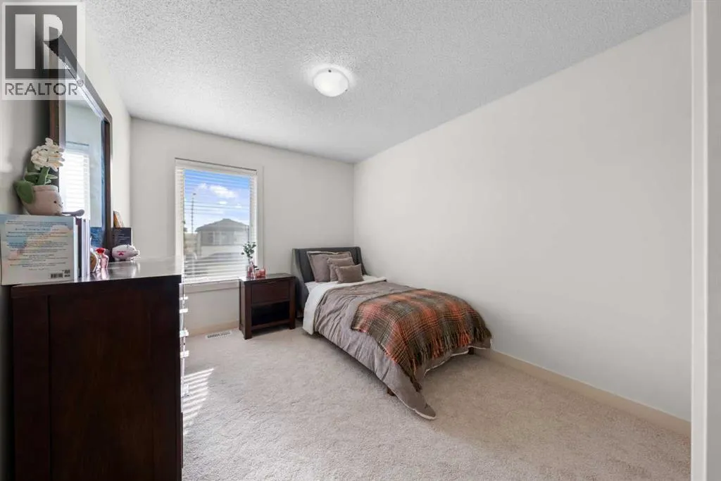 237 Walden Parade SE