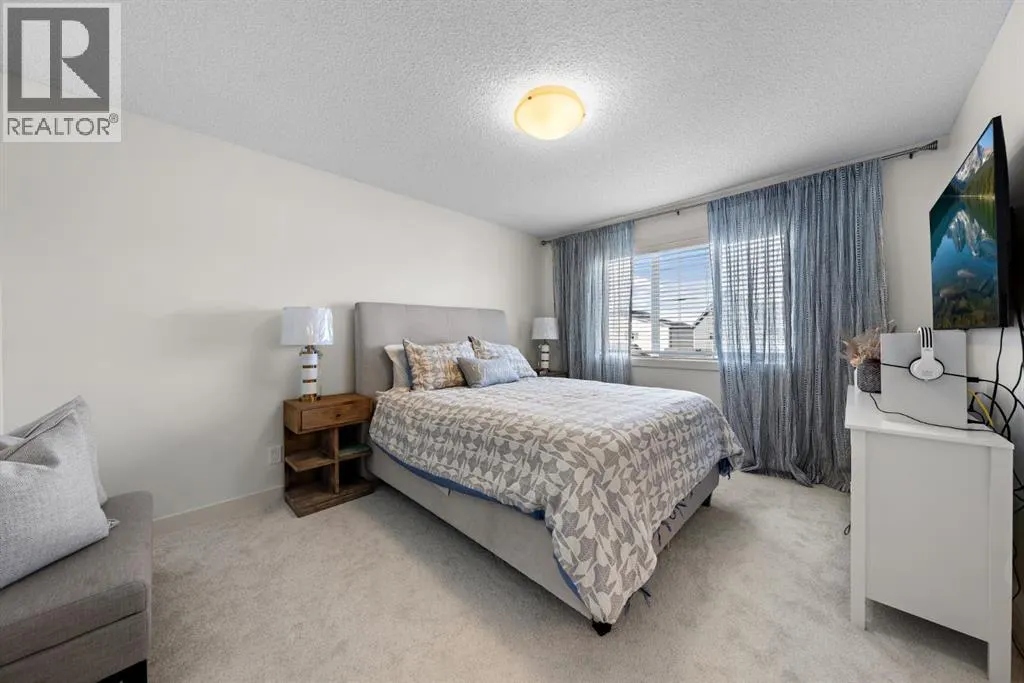 237 Walden Parade SE