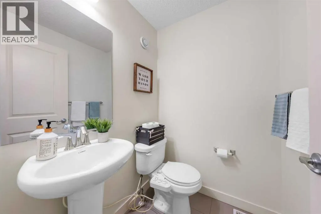 237 Walden Parade SE