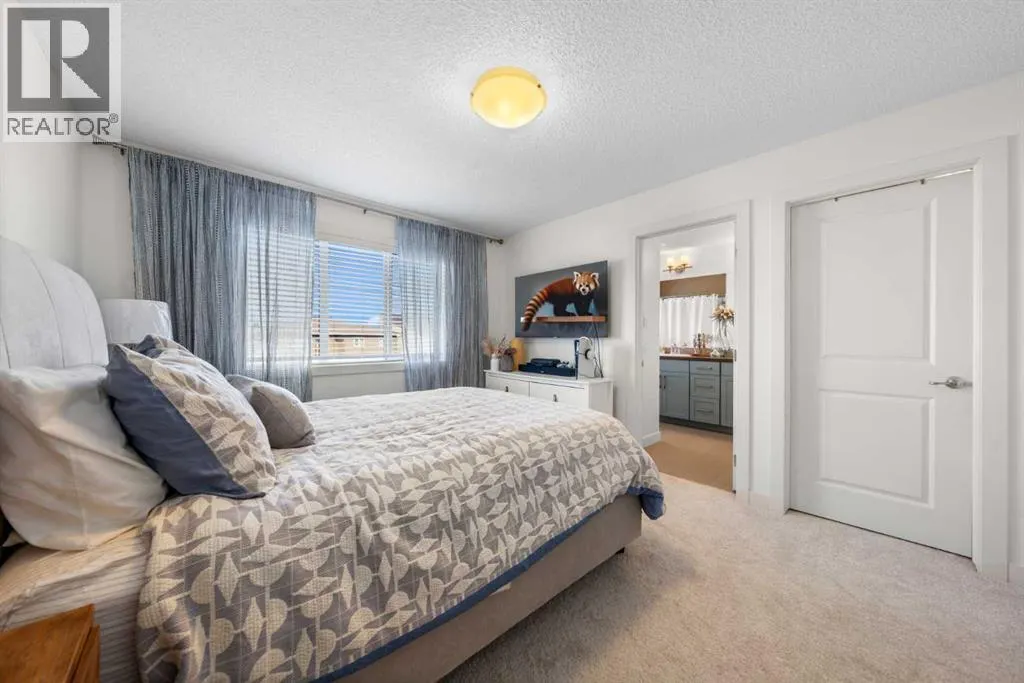 237 Walden Parade SE