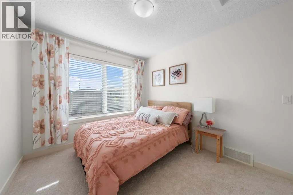 237 Walden Parade SE