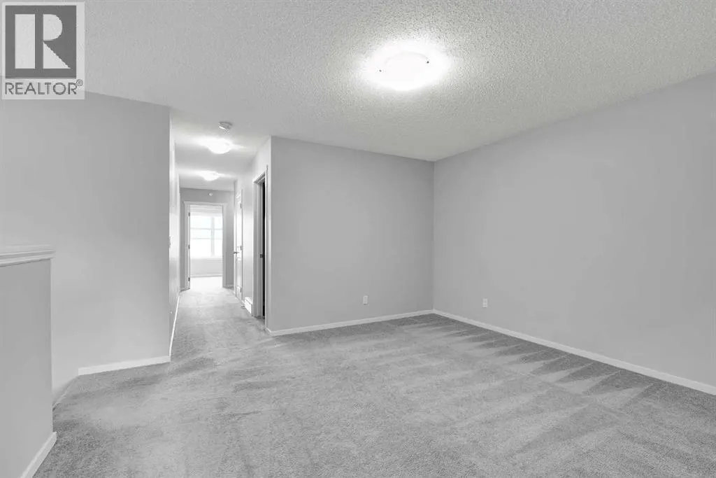 106 Lucas Crescent NW
