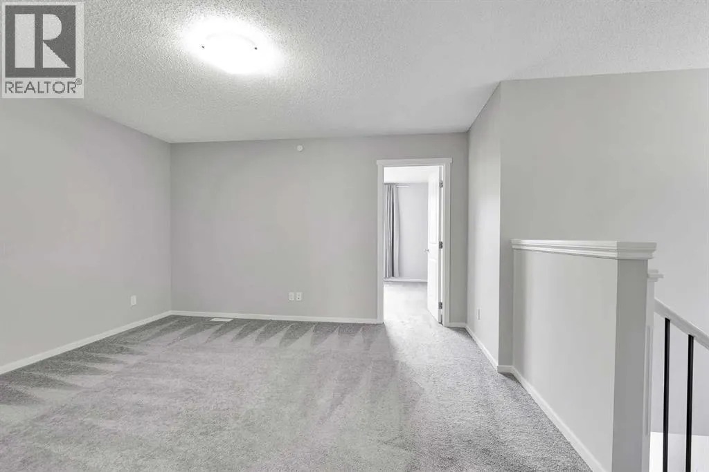 106 Lucas Crescent NW
