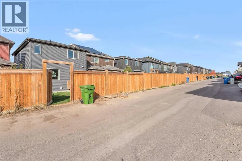 106 Lucas Crescent NW