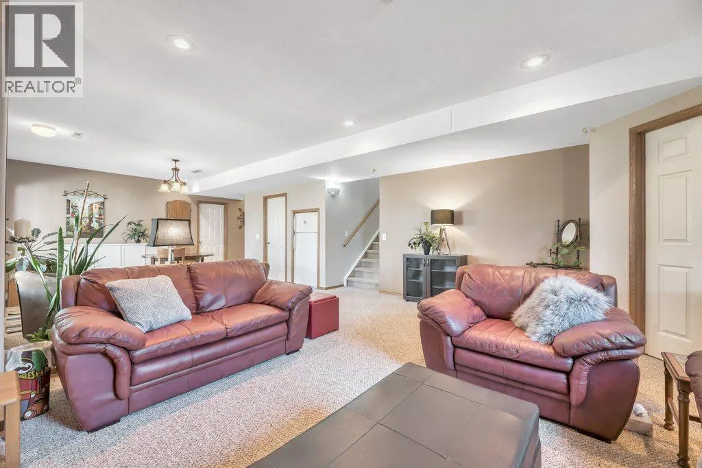 15 Henderson Bay NE