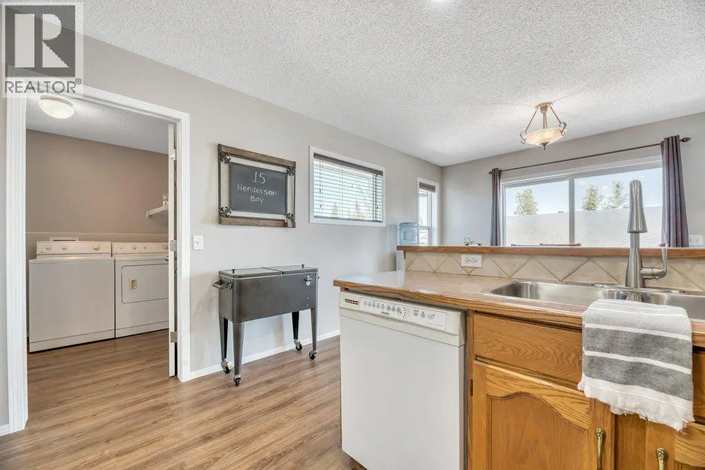 15 Henderson Bay NE