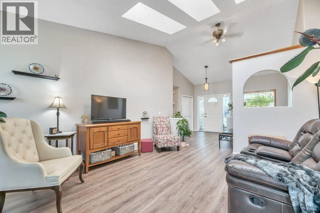 15 Henderson Bay NE