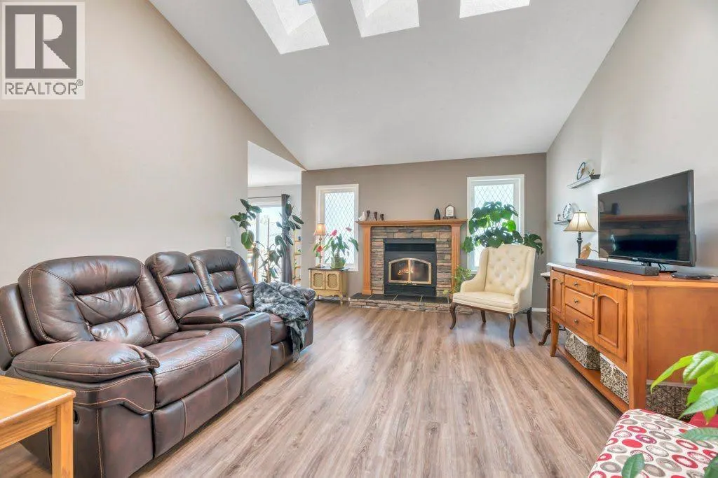 15 Henderson Bay NE