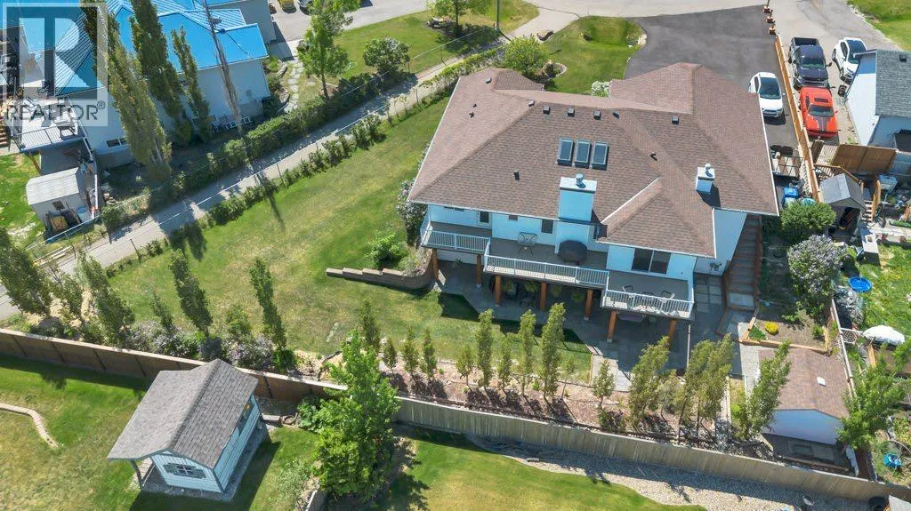 15 Henderson Bay NE