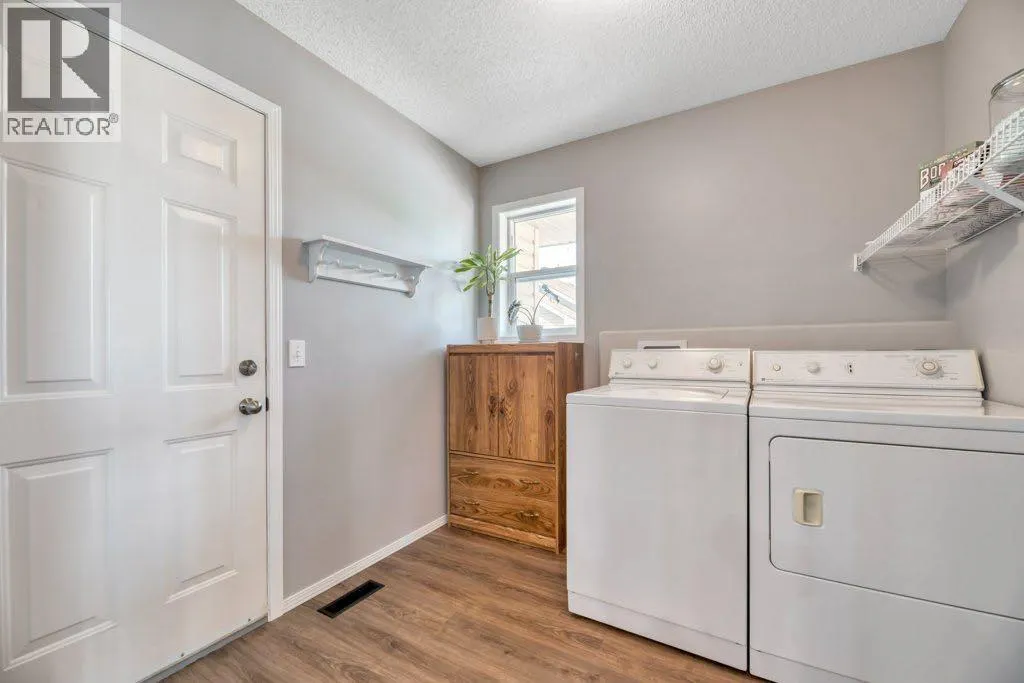 15 Henderson Bay NE