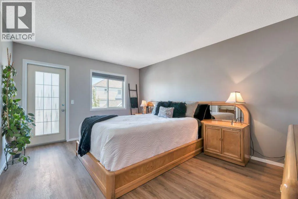 15 Henderson Bay NE