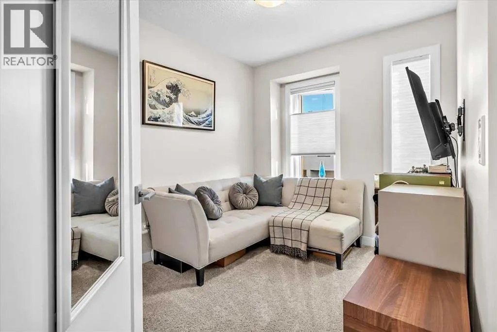 232, 81 Greenbriar Place NW