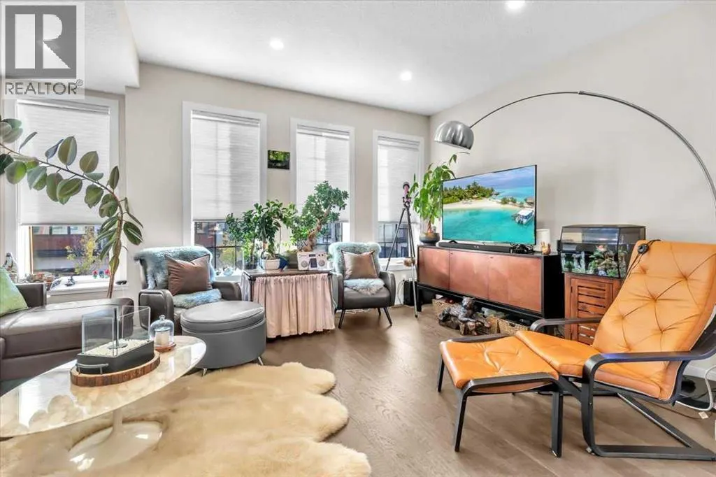 232, 81 Greenbriar Place NW