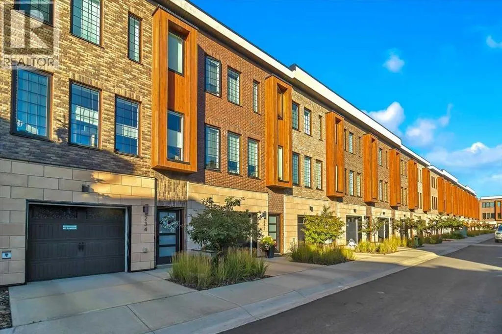232, 81 Greenbriar Place NW