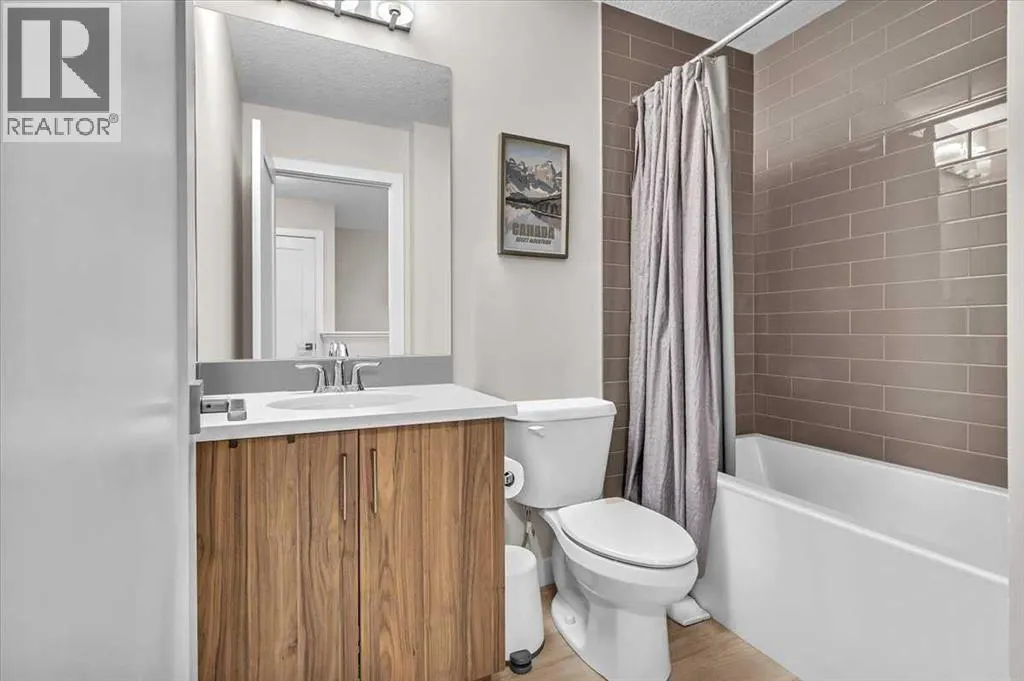 232, 81 Greenbriar Place NW