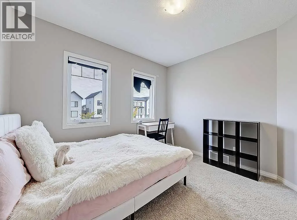 588 Evanston Link NW