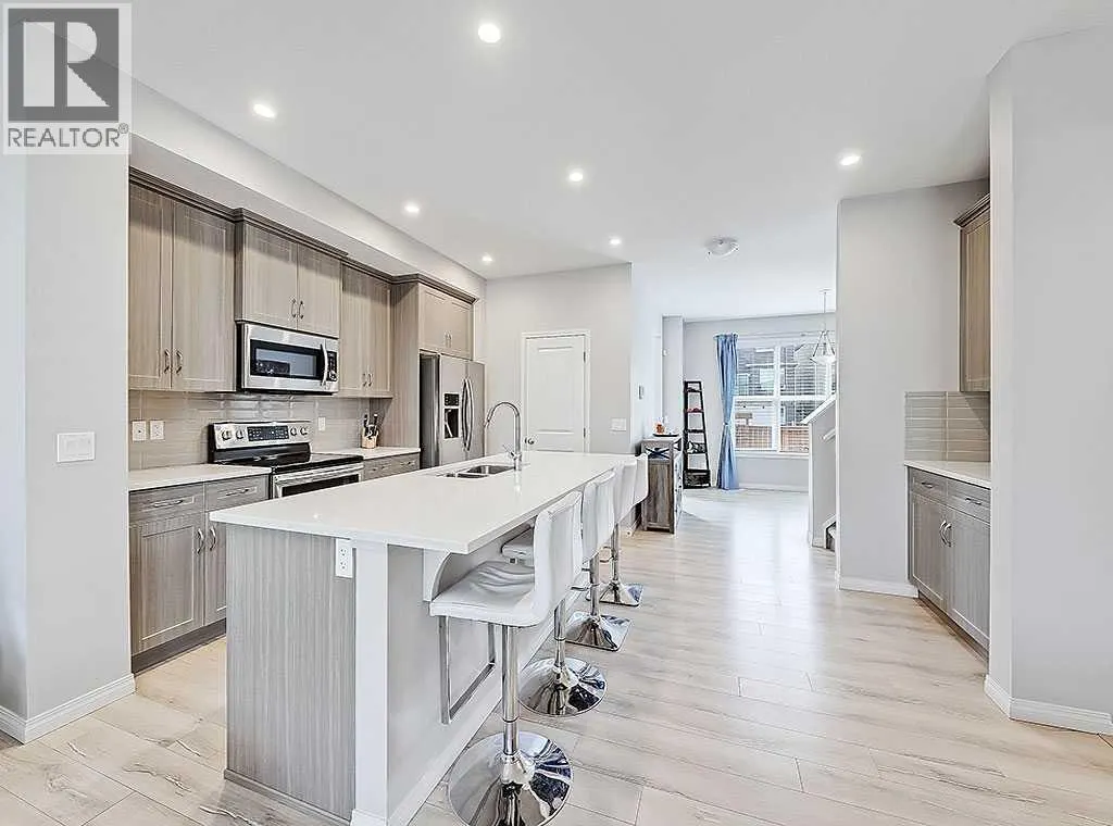 588 Evanston Link NW