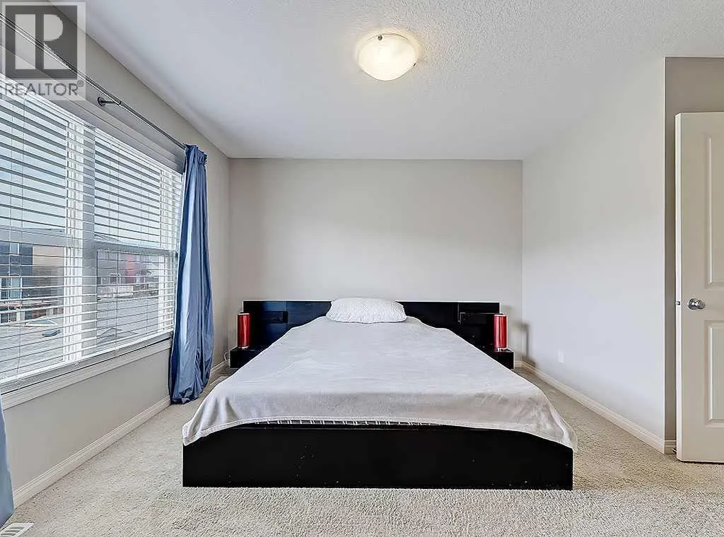 588 Evanston Link NW