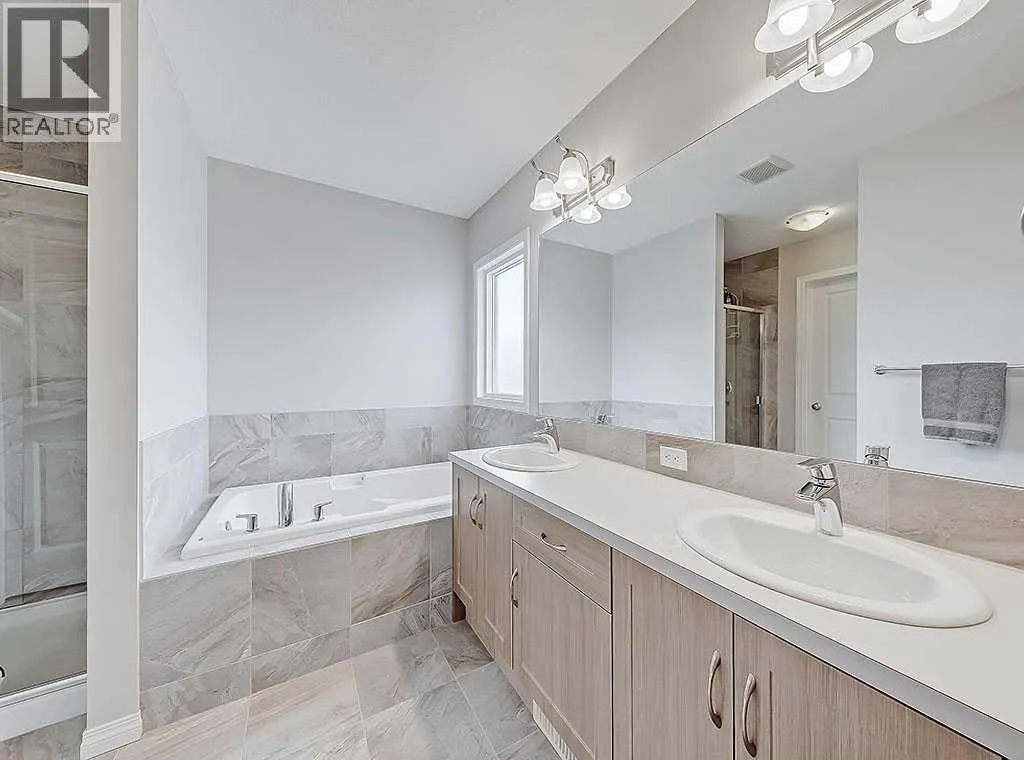 588 Evanston Link NW