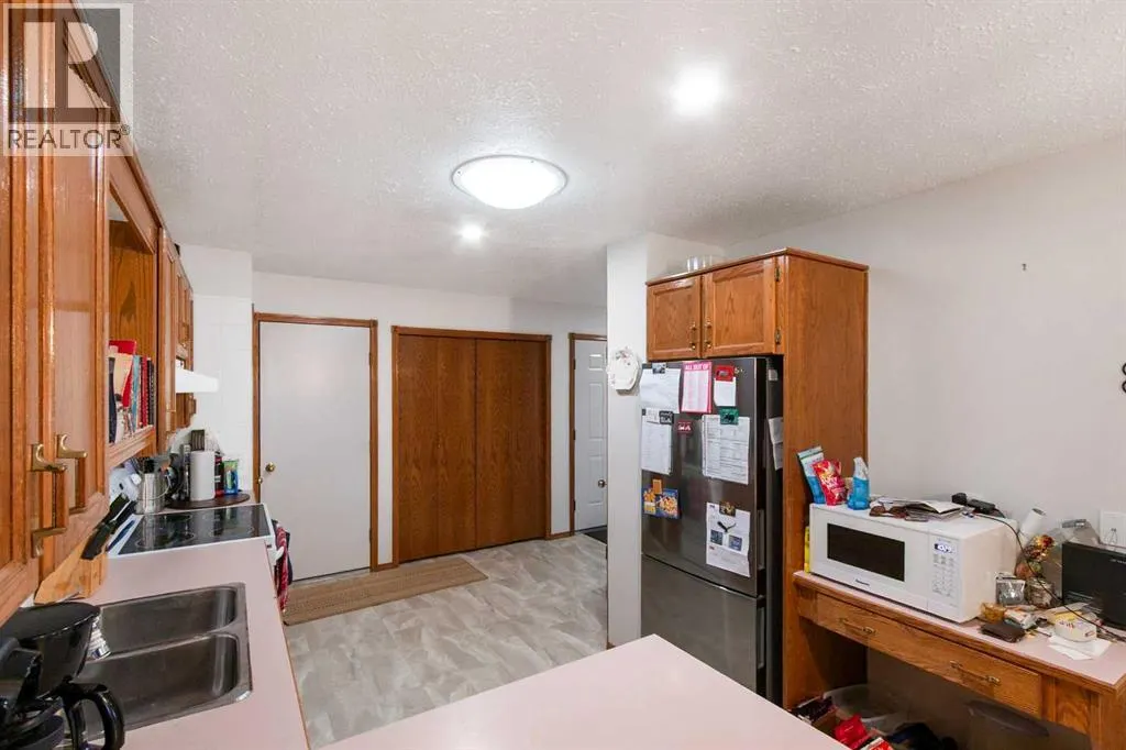 4102 Silverpark Estates Close