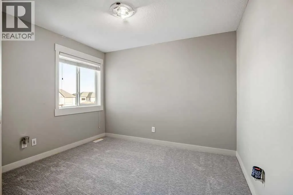 137 Magenta Crescent