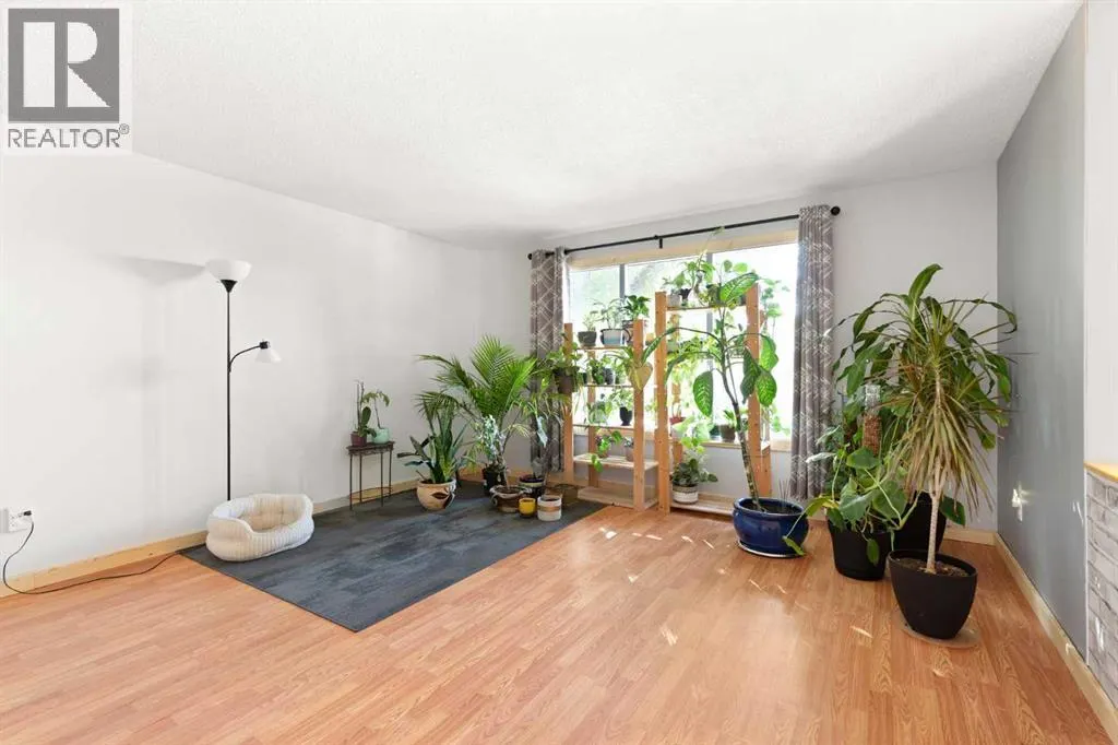 8 Cypress Way SE