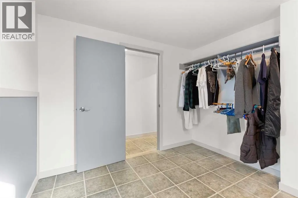 8 Cypress Way SE