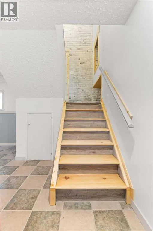 8 Cypress Way SE