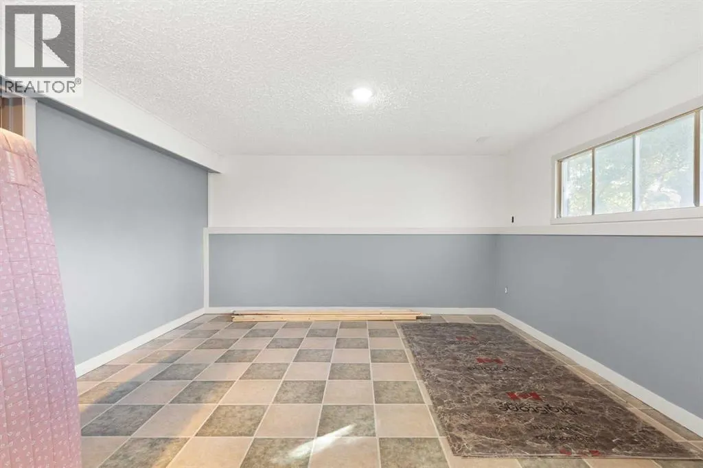 8 Cypress Way SE