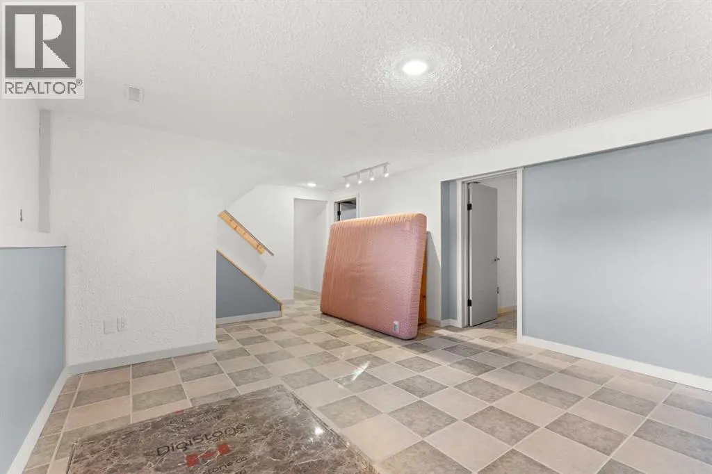 8 Cypress Way SE