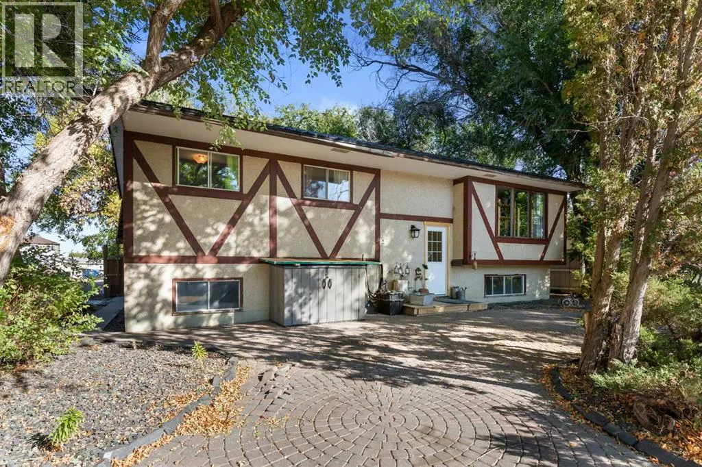 8 Cypress Way SE