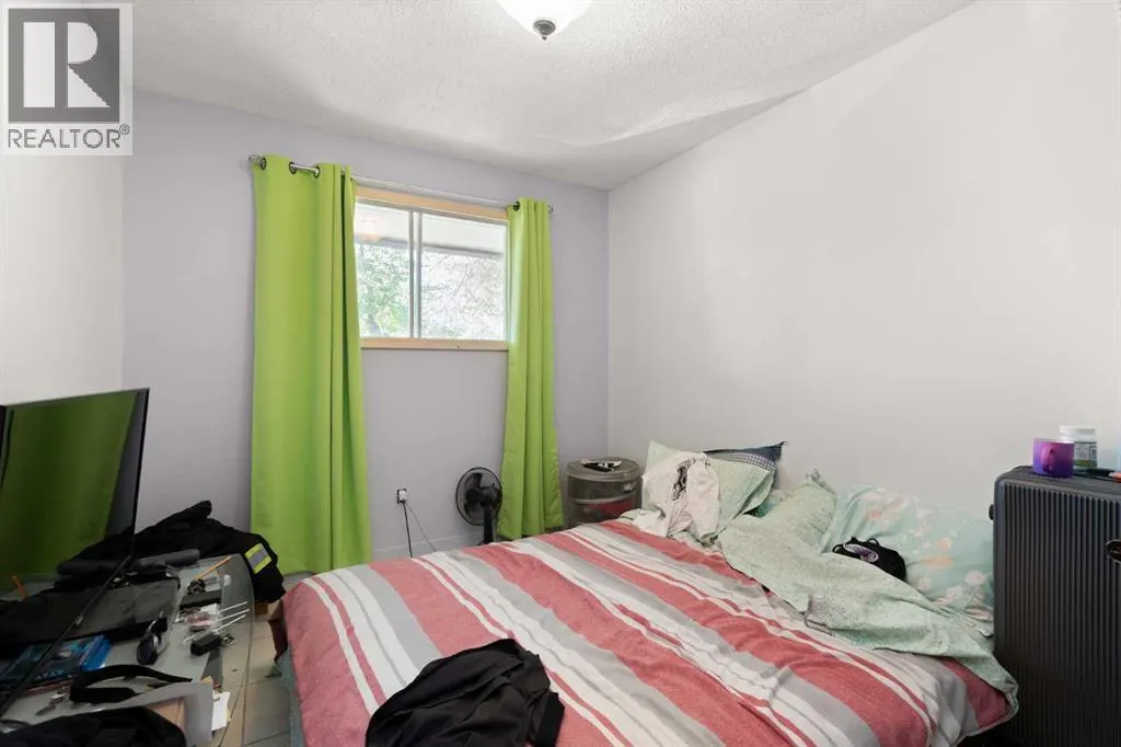 8 Cypress Way SE