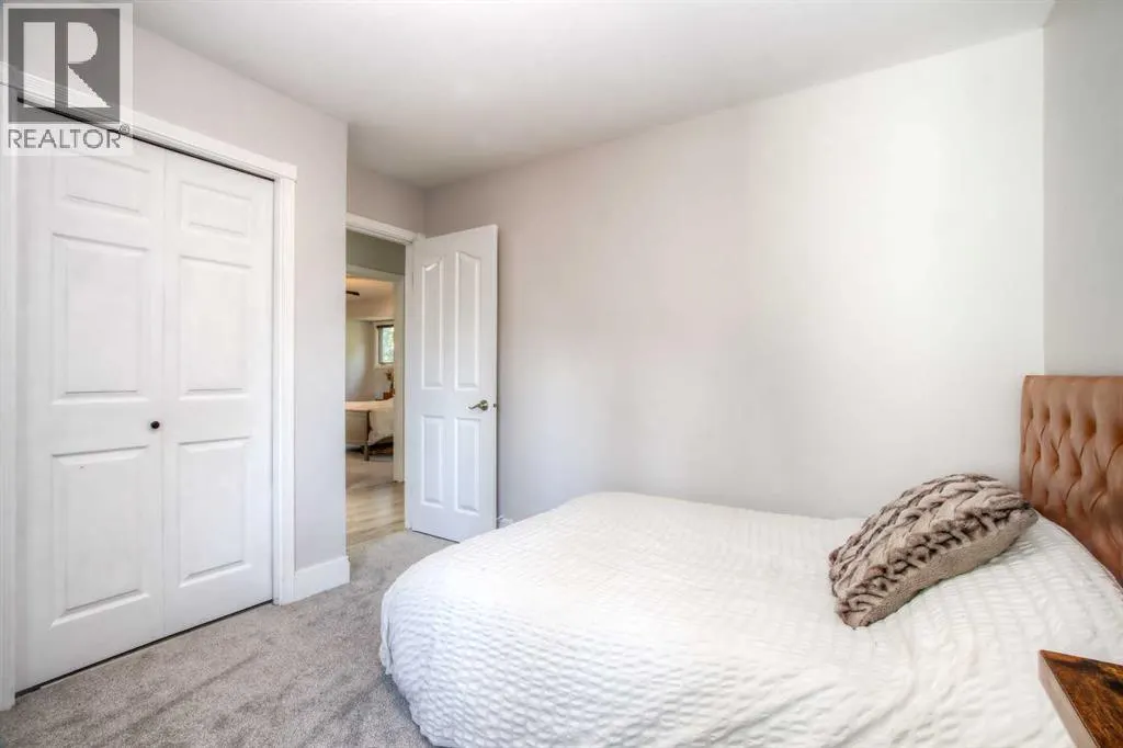 511 Cedarille Crescent SW