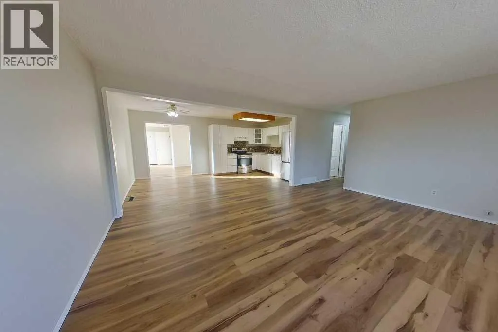 215 Broadway Avenue E