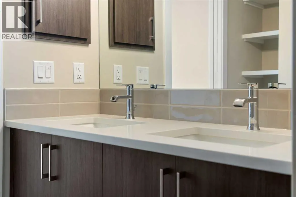 72, 285 Chelsea Court