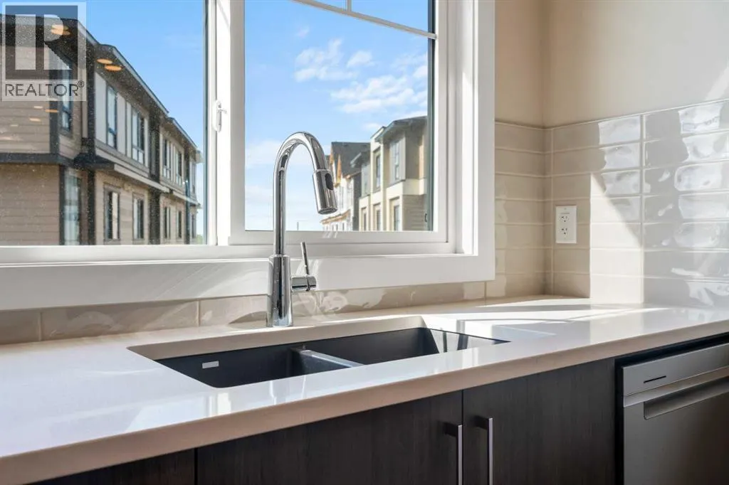 72, 285 Chelsea Court