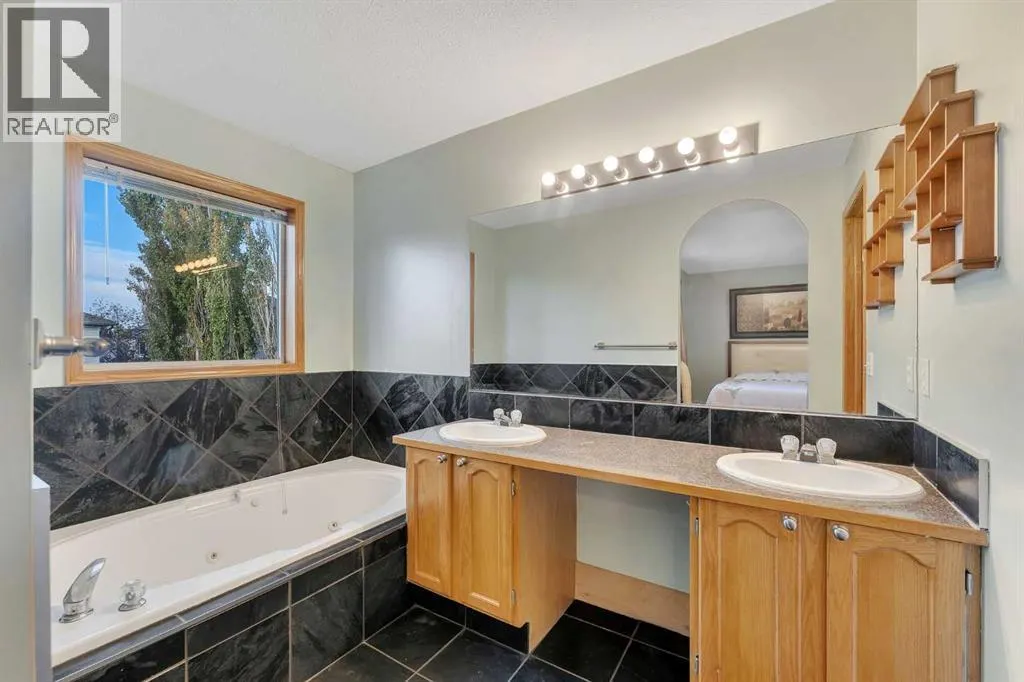 185 West Lakeview Drive