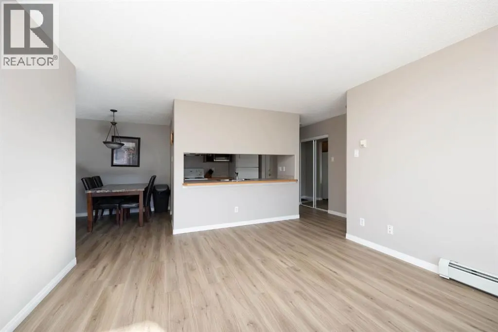 403, 100 Richard Street