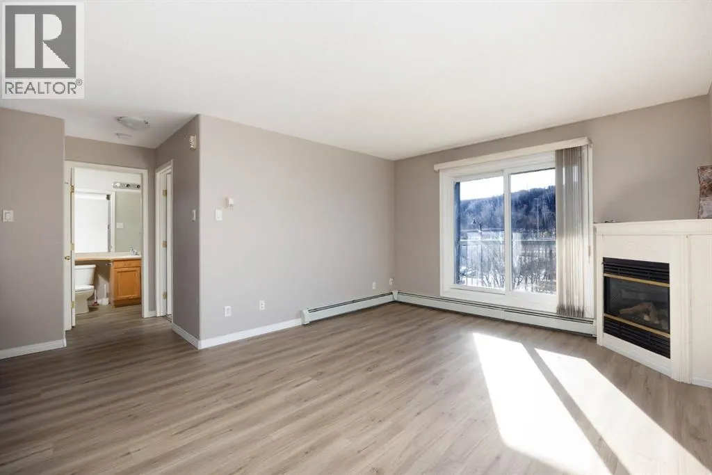 403, 100 Richard Street