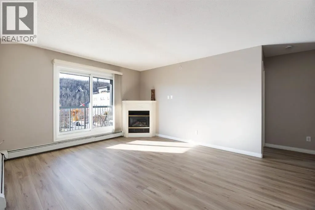 403, 100 Richard Street