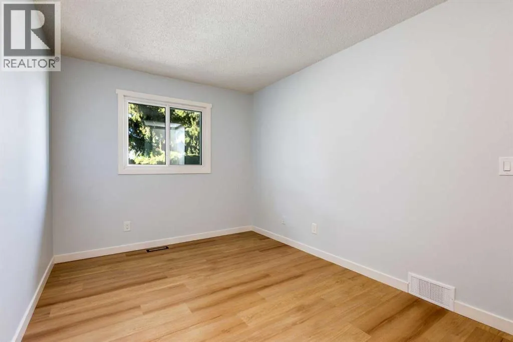 17 Sunvale Crescent SE