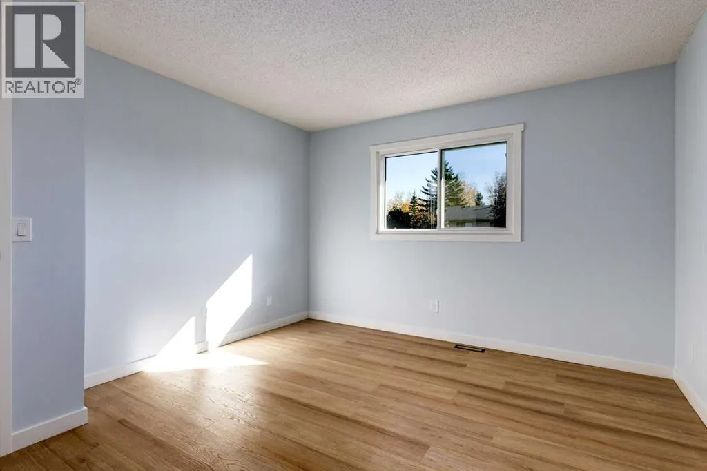 17 Sunvale Crescent SE