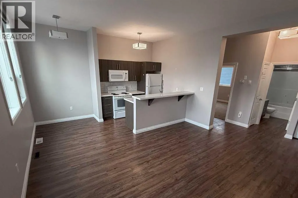 333 2 Street E