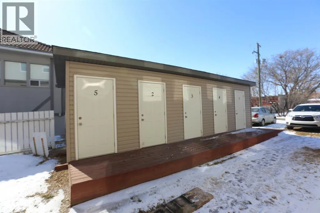 333 2 Street E