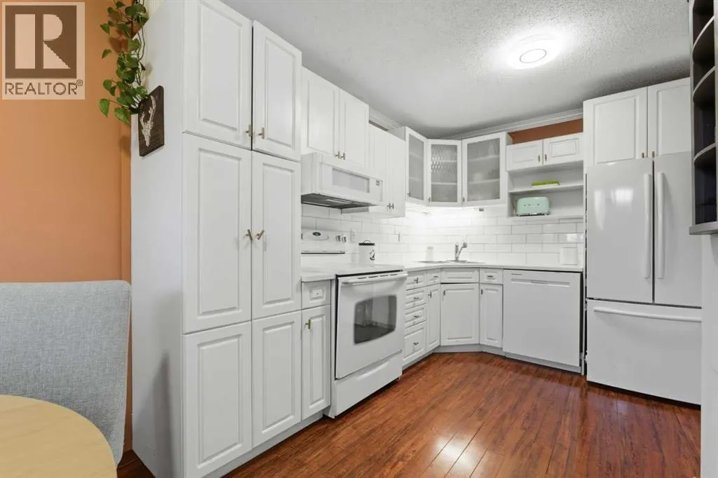 37N, 203 Lynnview Road SE
